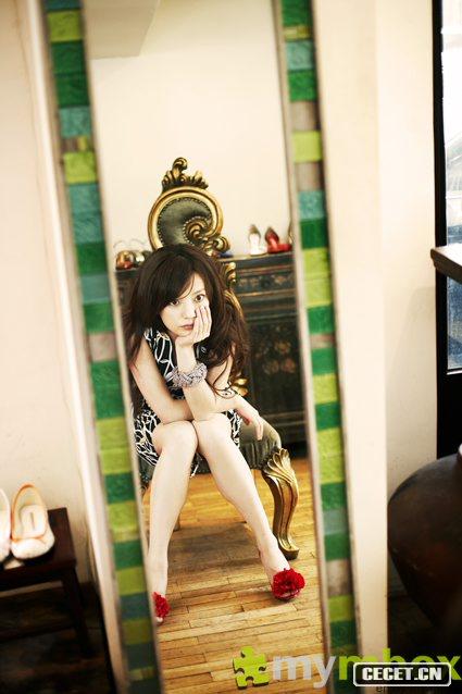 趙薇韓國時(shí)尚造型寫(xiě)真