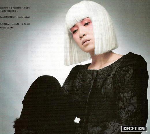 佘詩(shī)曼銀發(fā)歌姬造型