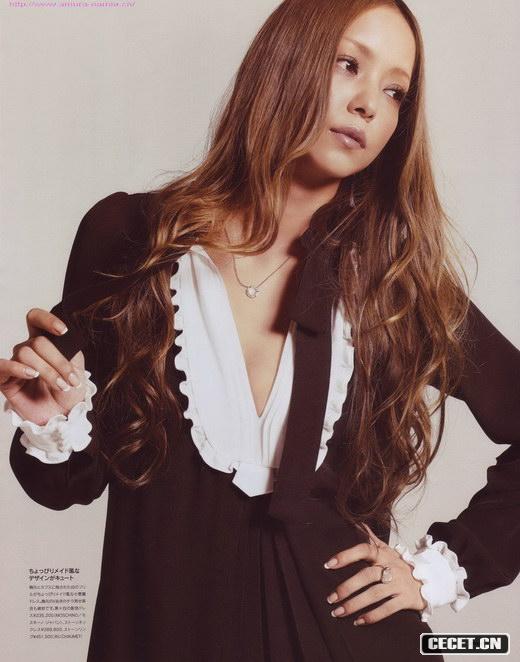 安室奈美惠長(cháng)發(fā)飄逸