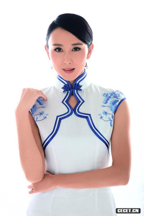 胡靜青花旗袍展中國風(fēng)