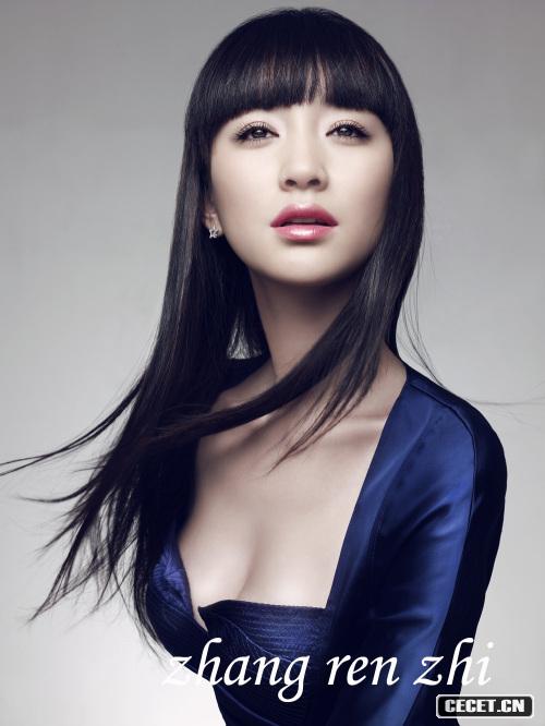 李小冉清純低胸造型