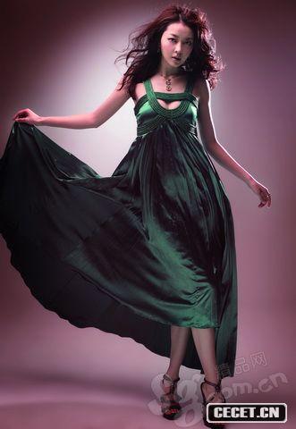 熊黛林華美禮服爆乳照