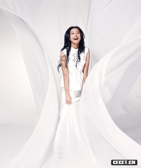 秦嵐拍攝時(shí)尚寫(xiě)真