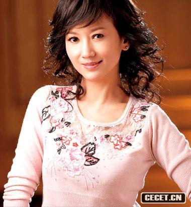 趙雅芝雍容華貴寫(xiě)真