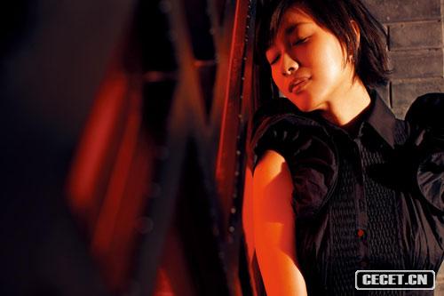 徐靜蕾清爽曬健康膚色