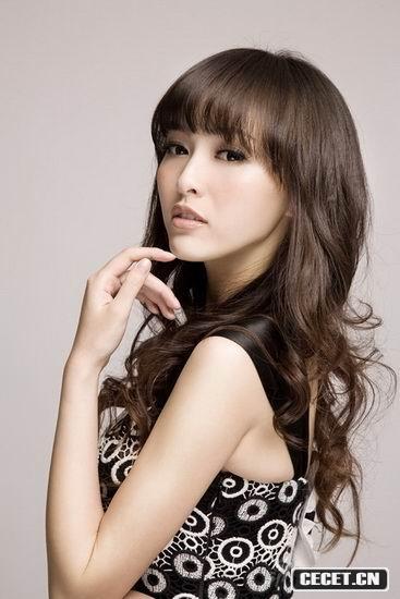 唐嫣優(yōu)雅寫(xiě)真變黑天鵝