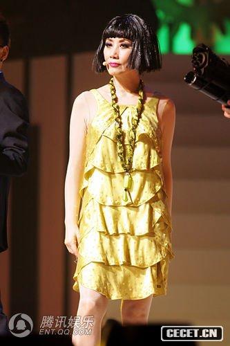 汪明荃最新舞臺劇《真是阿姐》首場(chǎng)演出