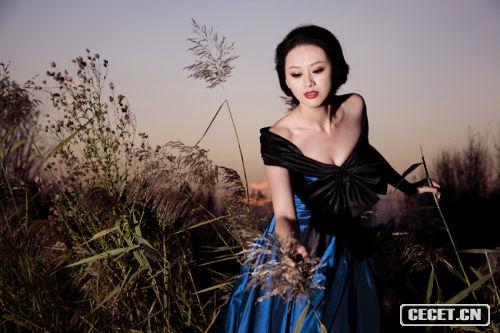 戴菲菲情人節田園寫(xiě)真