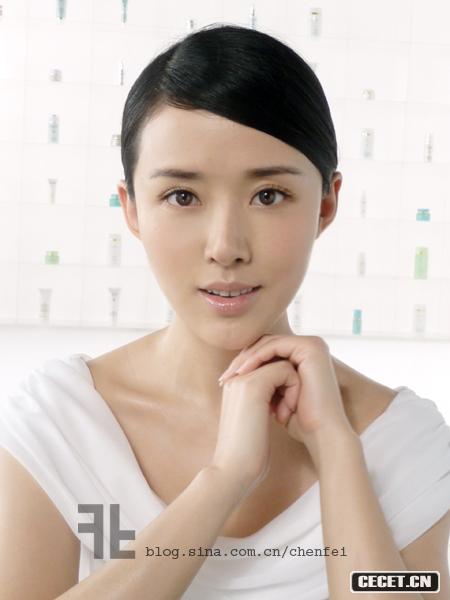 顏丹晨素顏潤白無(wú)暇