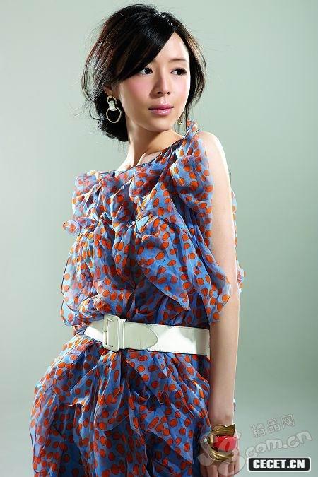 張靜初演繹雪紡的優(yōu)雅