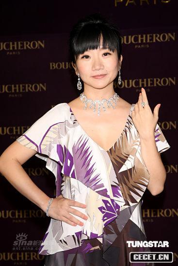 陶晶瑩雍容典雅秀珠寶