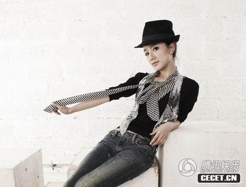 李倩可愛(ài)搭配靚麗時(shí)尚