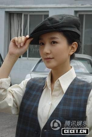 李倩可愛(ài)搭配靚麗時(shí)尚