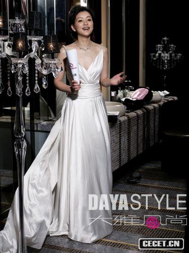 楊瀾優(yōu)雅大方