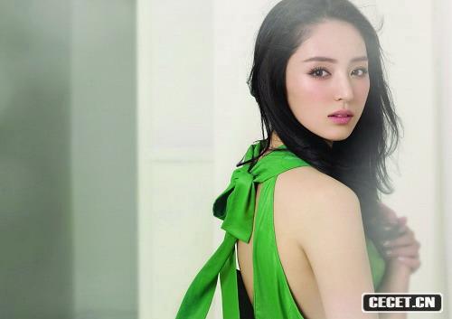 董璇藍色紗裙清新寫(xiě)真