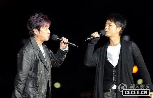 譚詠麟李克勤捧場(chǎng)