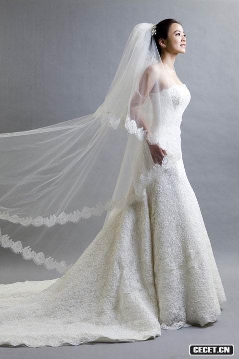 阿雅婚紗寫(xiě)真甜美動(dòng)人