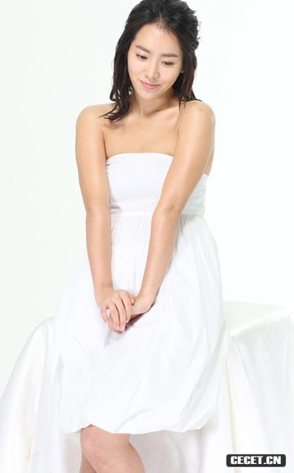 韓智敏新廣告洗花瓣浴