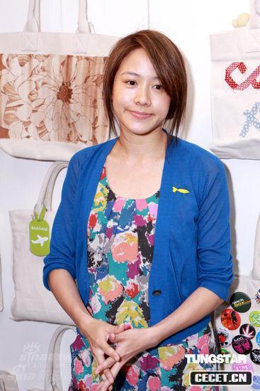 林嘉欣親制環(huán)保袋義賣(mài)