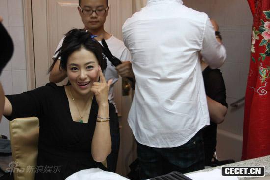 沈傲君婚前化妝