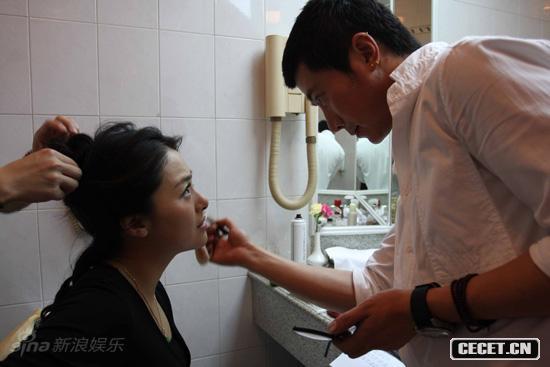 陳非擔任造型師