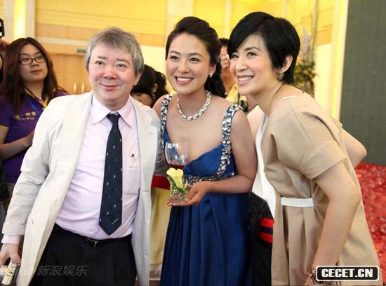 文雋吳君如沈傲君合影