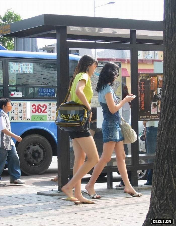 實(shí)拍街頭的美腿一族