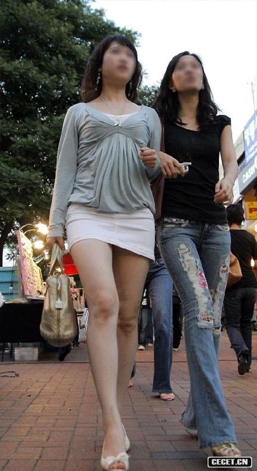 實(shí)拍街頭的美腿一族