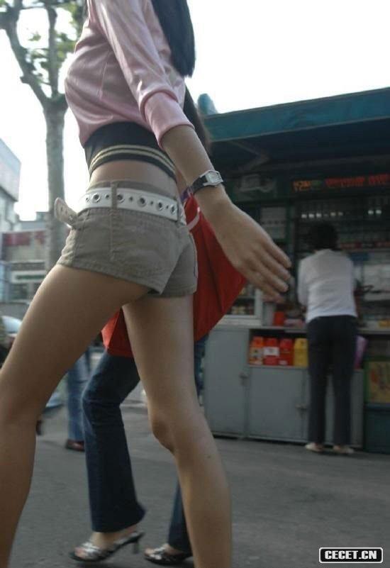 實(shí)拍街頭的美腿一族