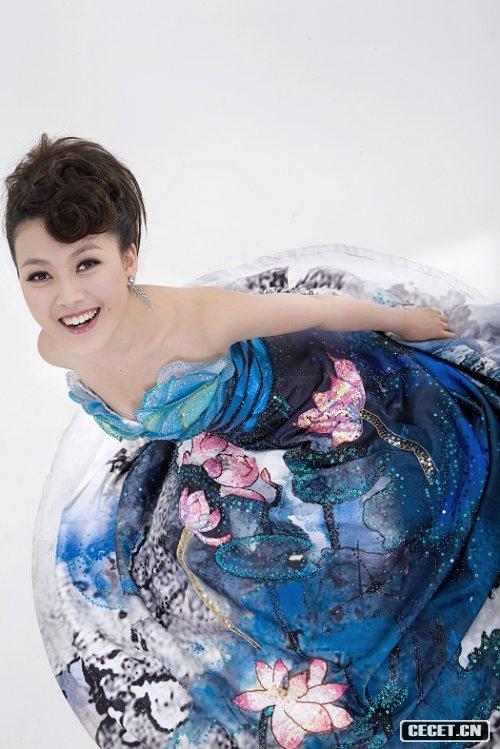 歌手常思思唯美寫(xiě)真