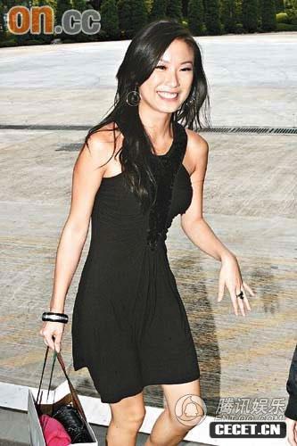 “瘦版廖碧兒”Sandy笑容贏(yíng)成熱門(mén)