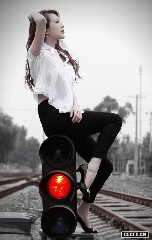 金巧巧百變寫(xiě)真顯嬌媚