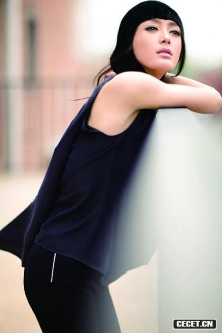 秦嵐黑色優(yōu)雅寫(xiě)真