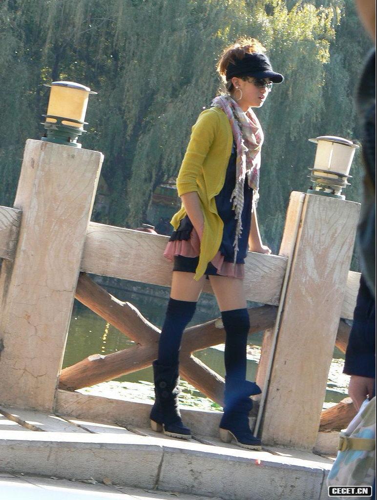 公園里見(jiàn)到一個(gè)酷MM