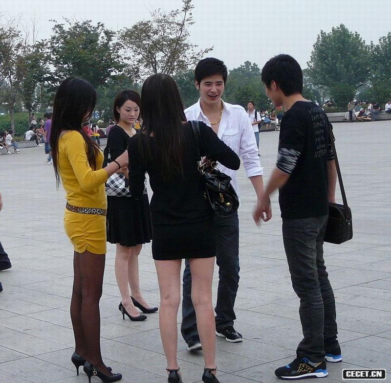 長(cháng)腿美女三人行