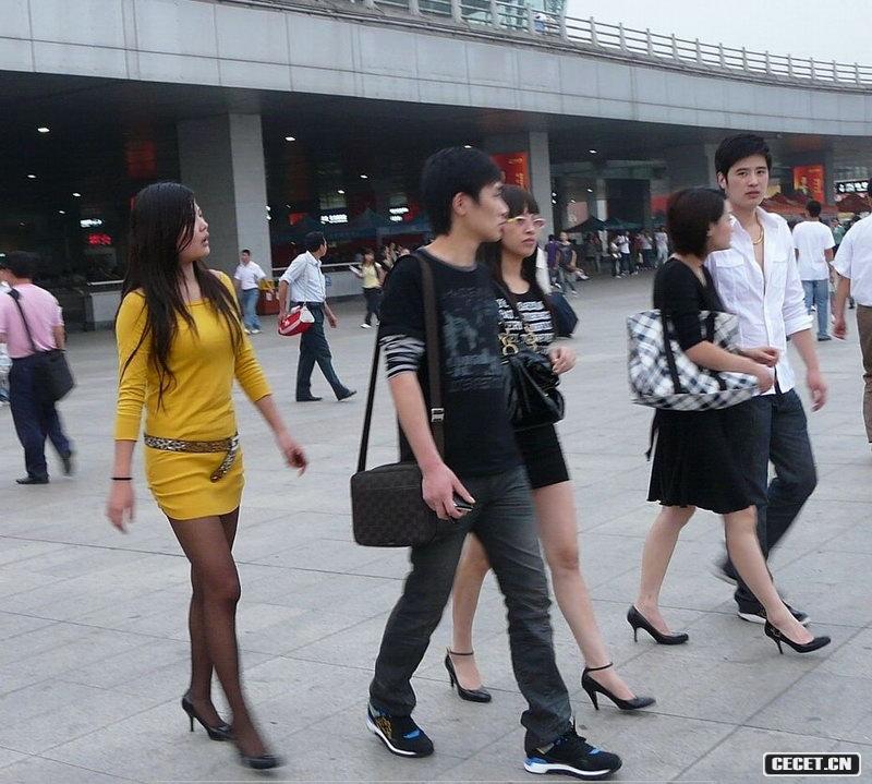 長(cháng)腿美女三人行