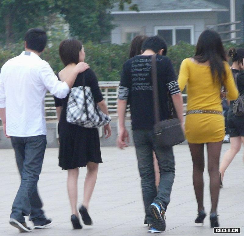 長(cháng)腿美女三人行