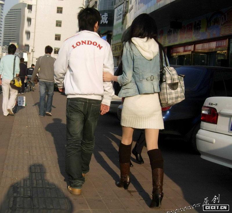 街拍長(cháng)腿肉絲MM