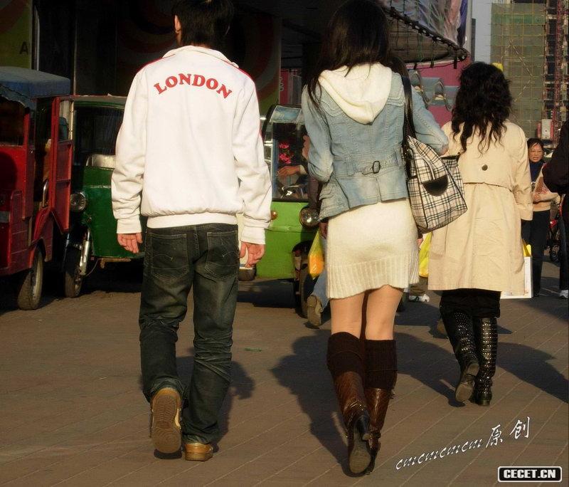 街拍長(cháng)腿肉絲MM