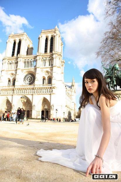 陳喬恩寫(xiě)真展法國風(fēng)情