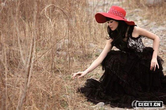 戴菲菲嫵拍青澀寫(xiě)真