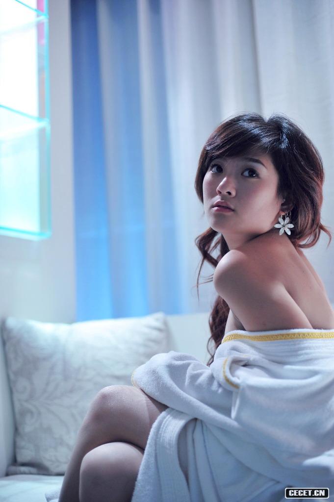 漂亮女網(wǎng)友生活照