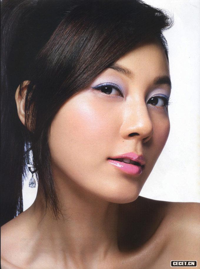 金荷娜雜志照氣質(zhì)動(dòng)人