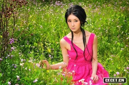 甘薇優(yōu)雅田園寫(xiě)真曝光