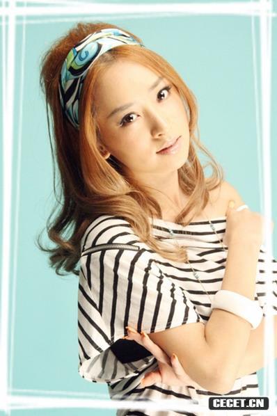 SARA清爽裝扮陽(yáng)光可愛(ài)