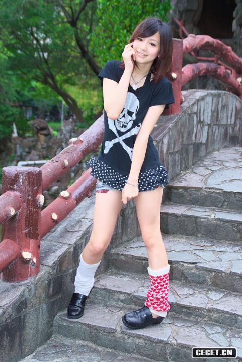 甜美女生外景拍攝