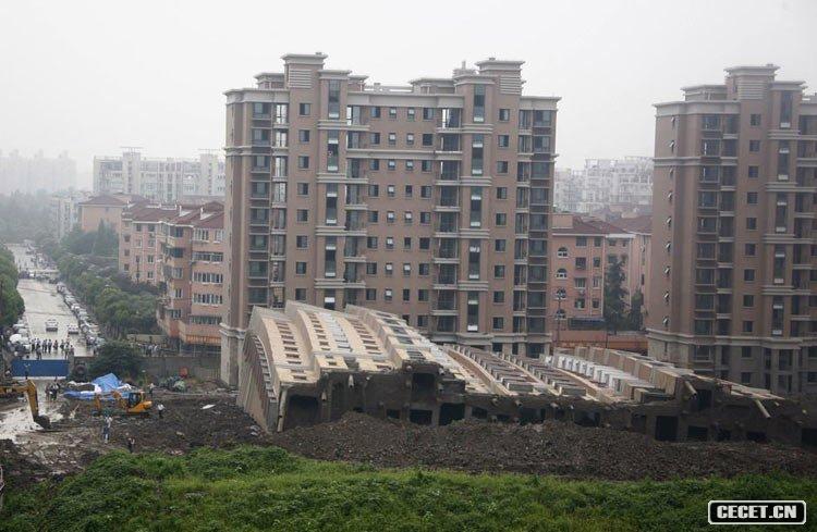 上海閔行區在建13層樓房整體倒塌 現場(chǎng)高清組圖