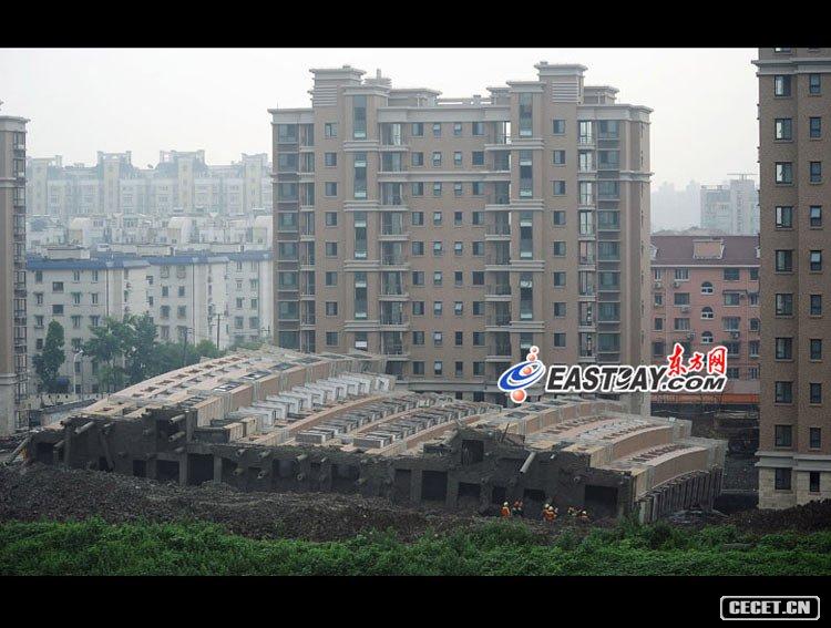 上海閔行區在建13層樓房整體倒塌 現場(chǎng)高清組圖