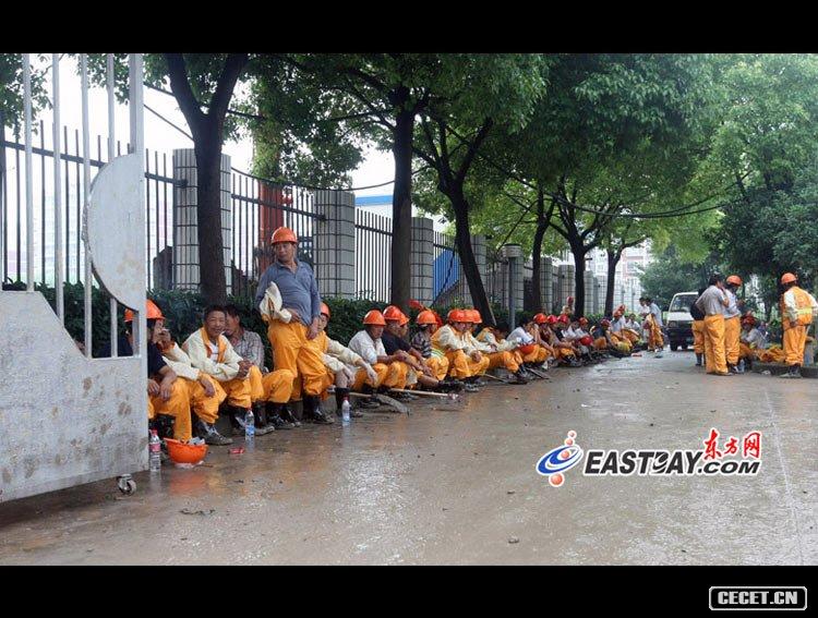 上海閔行區在建13層樓房整體倒塌 現場(chǎng)高清組圖