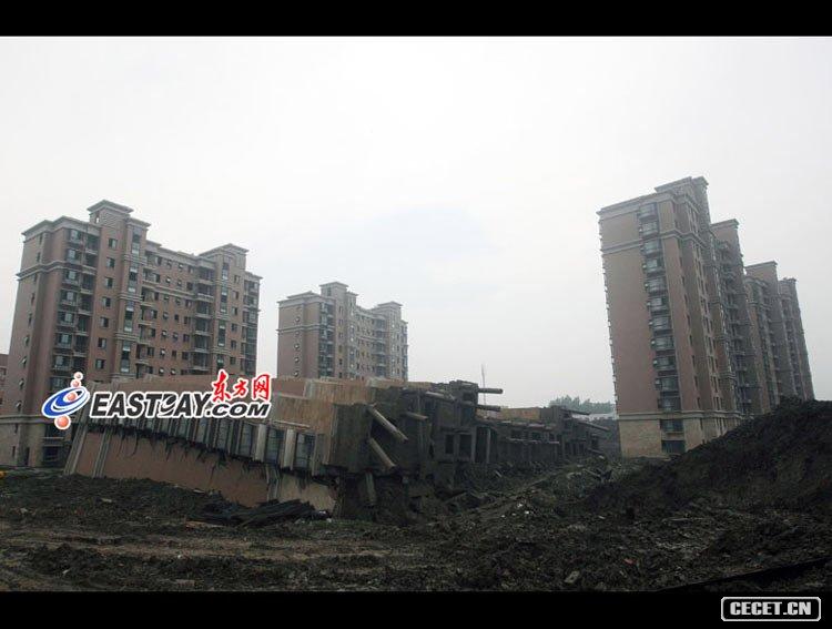 上海閔行區在建13層樓房整體倒塌 現場(chǎng)高清組圖